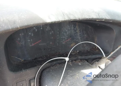 2000 Toyota Sienna Xle z USA, uszkodzony, nr VIN 4T3ZF13CXYU246465